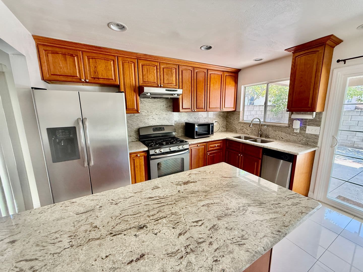 Riverside House: 3466 Siskiyou Cir