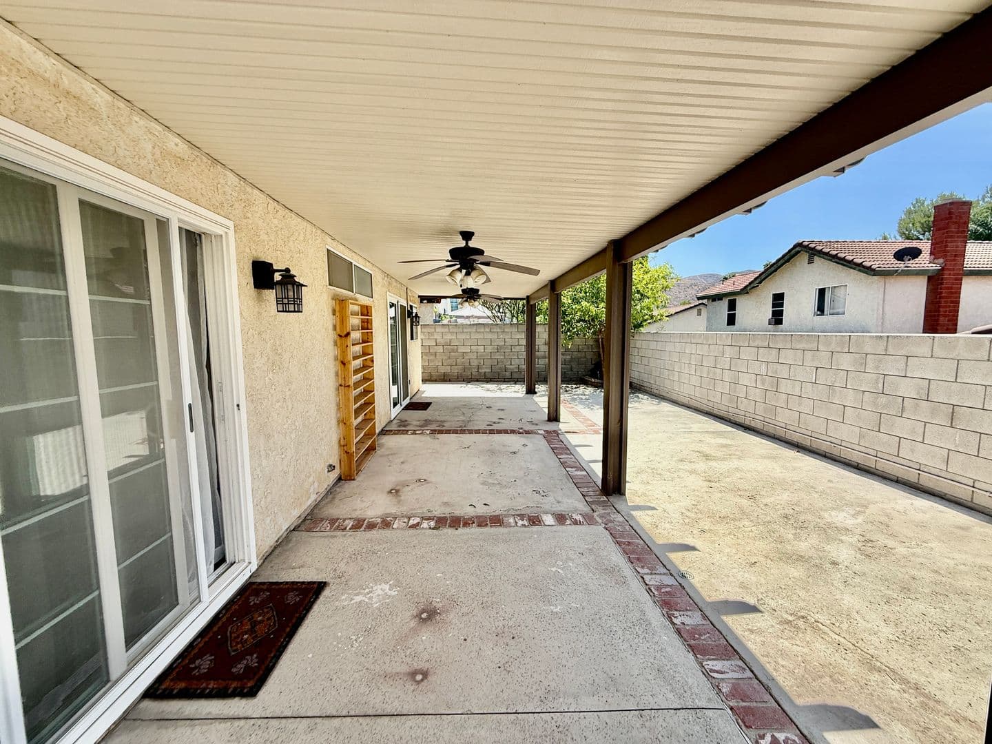 Riverside House: 3466 Siskiyou Cir
