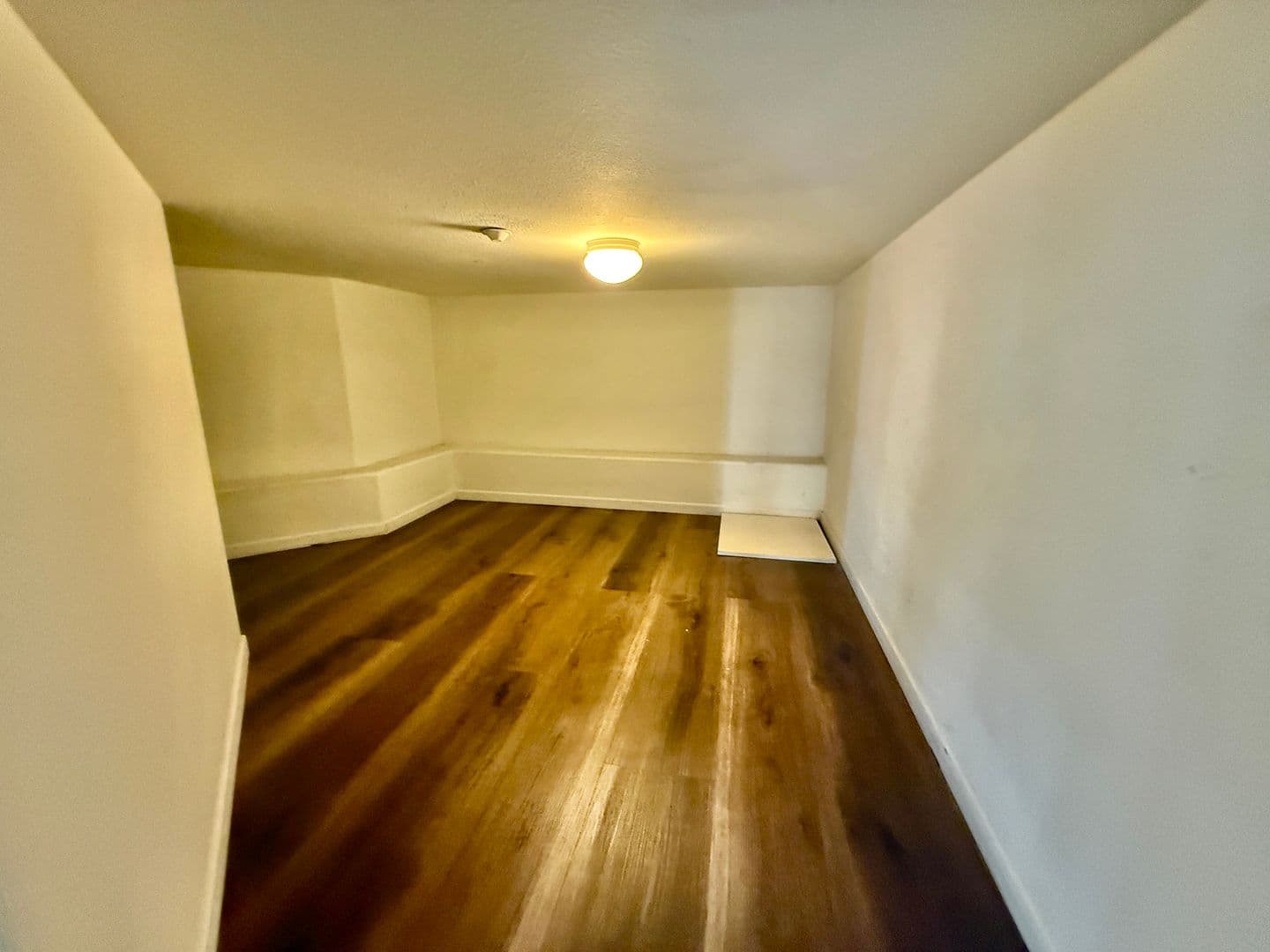 Riverside House: 11224 Parkway Ct