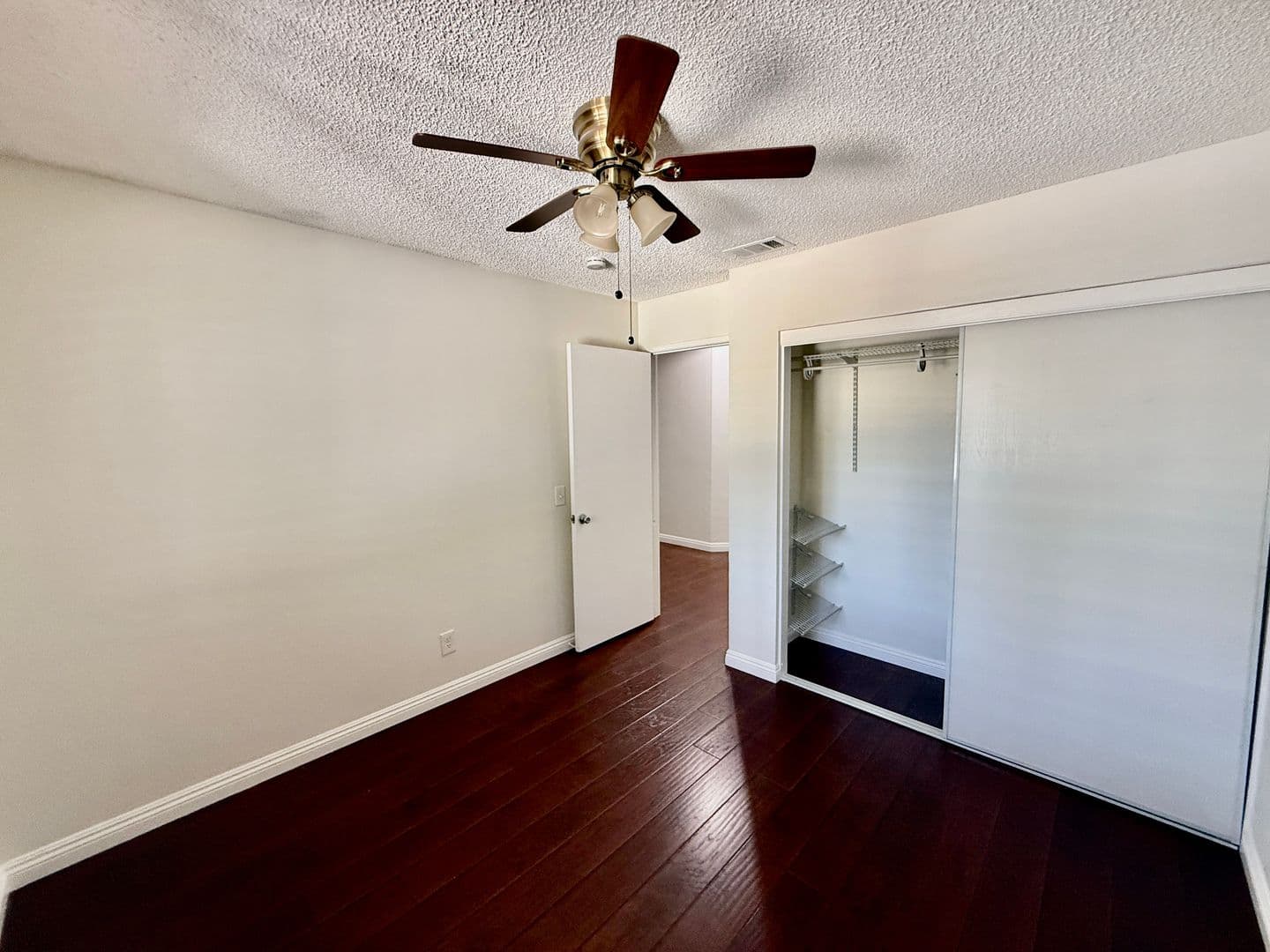 Riverside House: 3466 Siskiyou Cir
