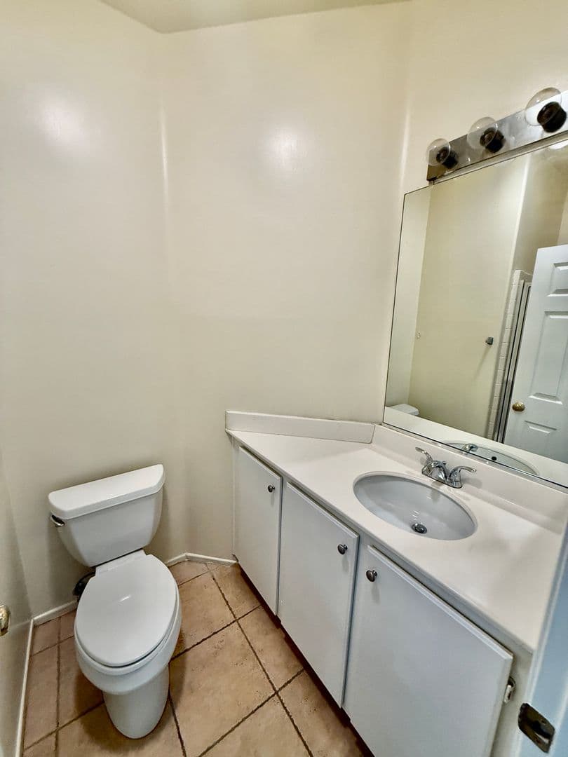 Riverside House: 11224 Parkway Ct