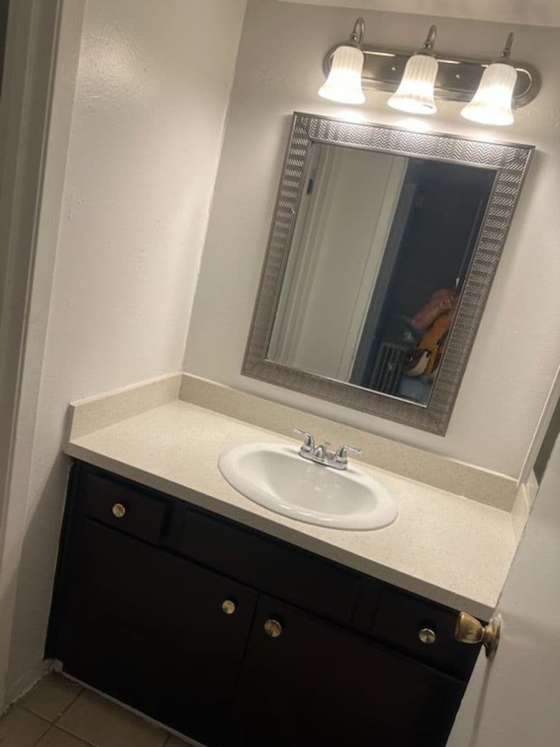 Houston Apartment: 7525 Hillcroft Ave,