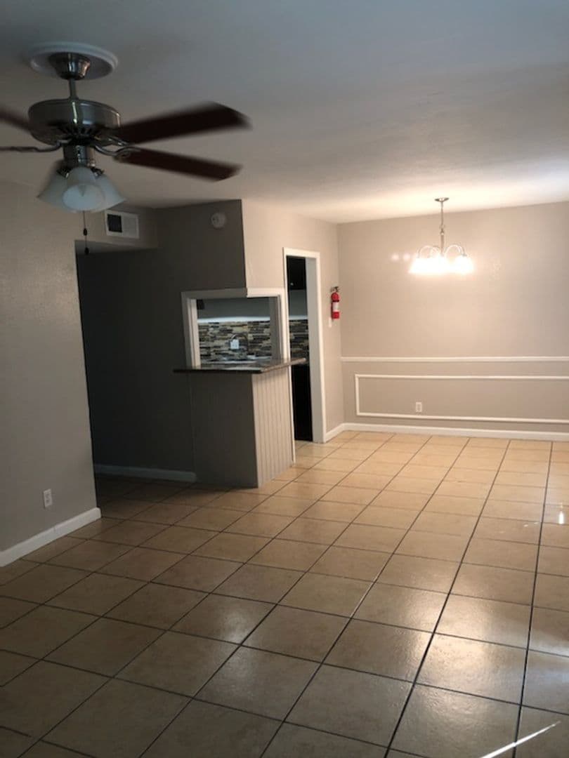 Houston Apartment: 7525 Hillcroft Ave,
