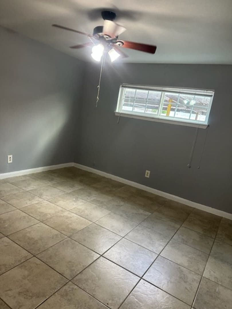 Houston Apartment: 7525 Hillcroft Ave,