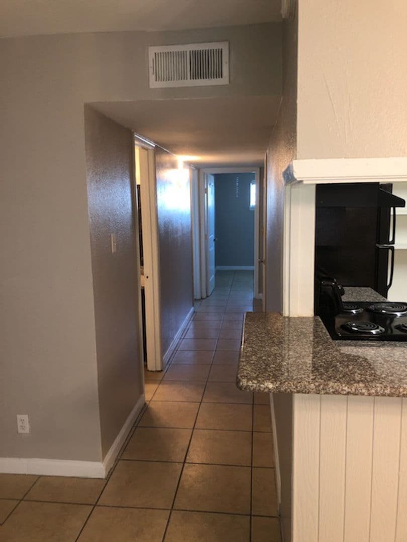 Houston Apartment: 7525 Hillcroft Ave,