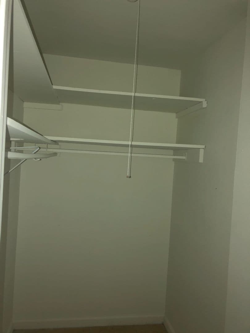 Houston Apartment: 7525 Hillcroft Ave,