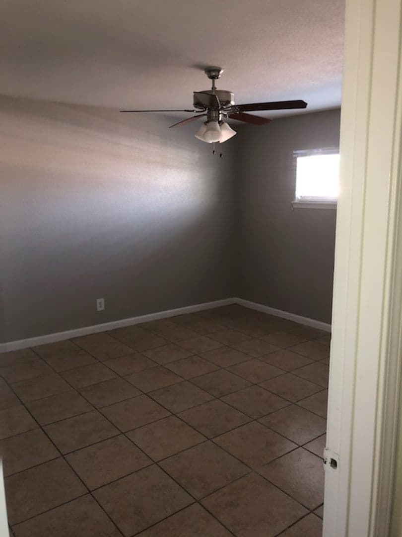 Houston Apartment: 7525 Hillcroft Ave,