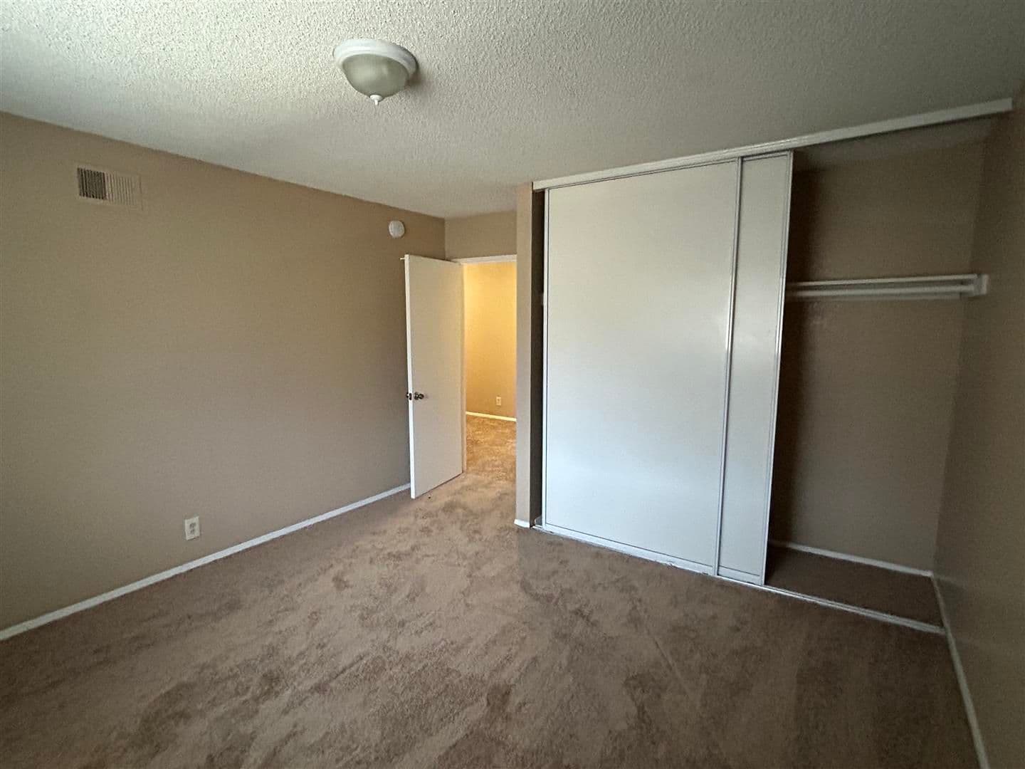 Bellflower Apartment: 9616 Laurel Street