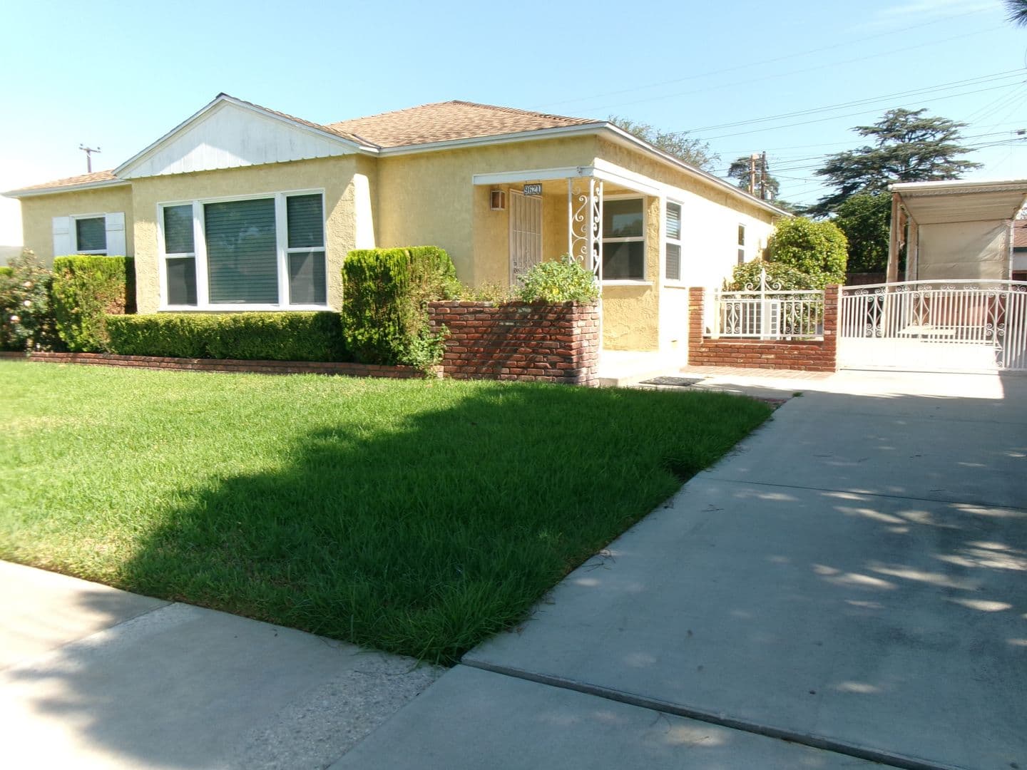 Bellflower House: 9621 Cloverwood St.