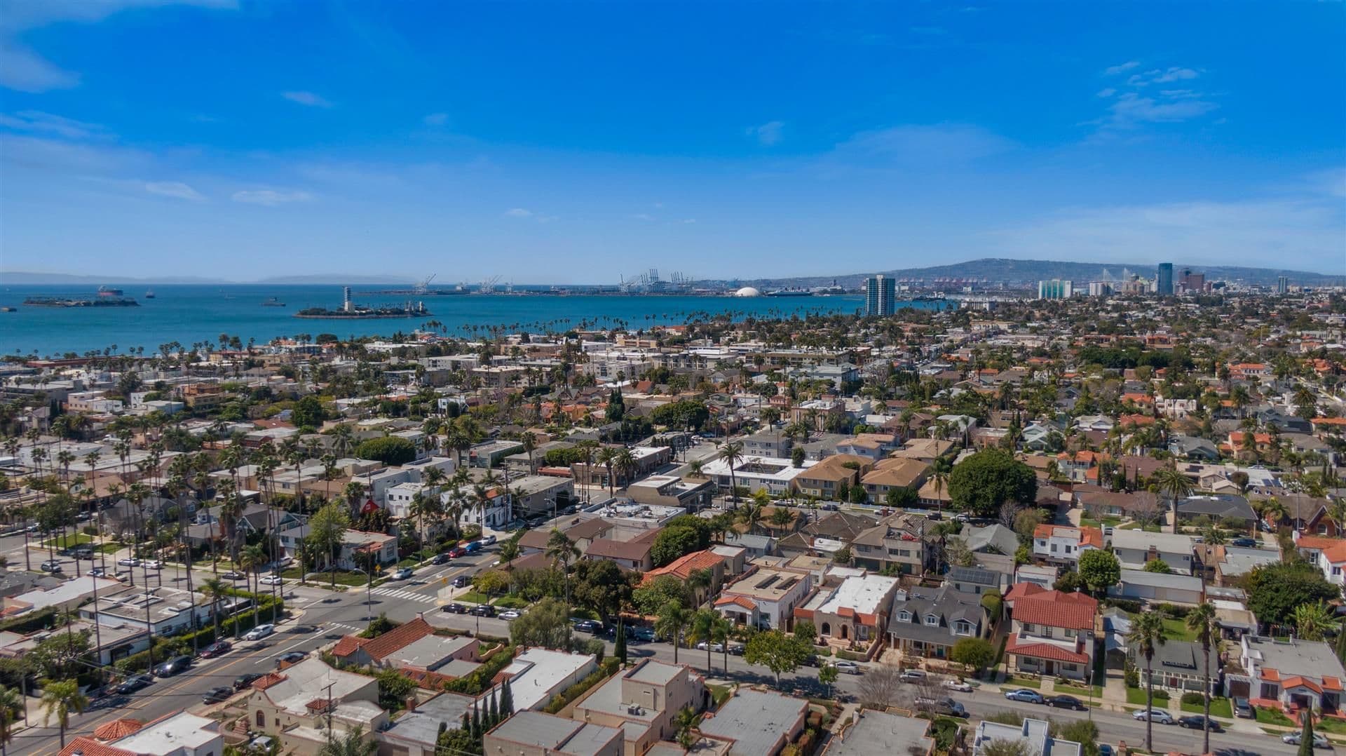 Long Beach Apartment: 237-237A Belmont Ave.