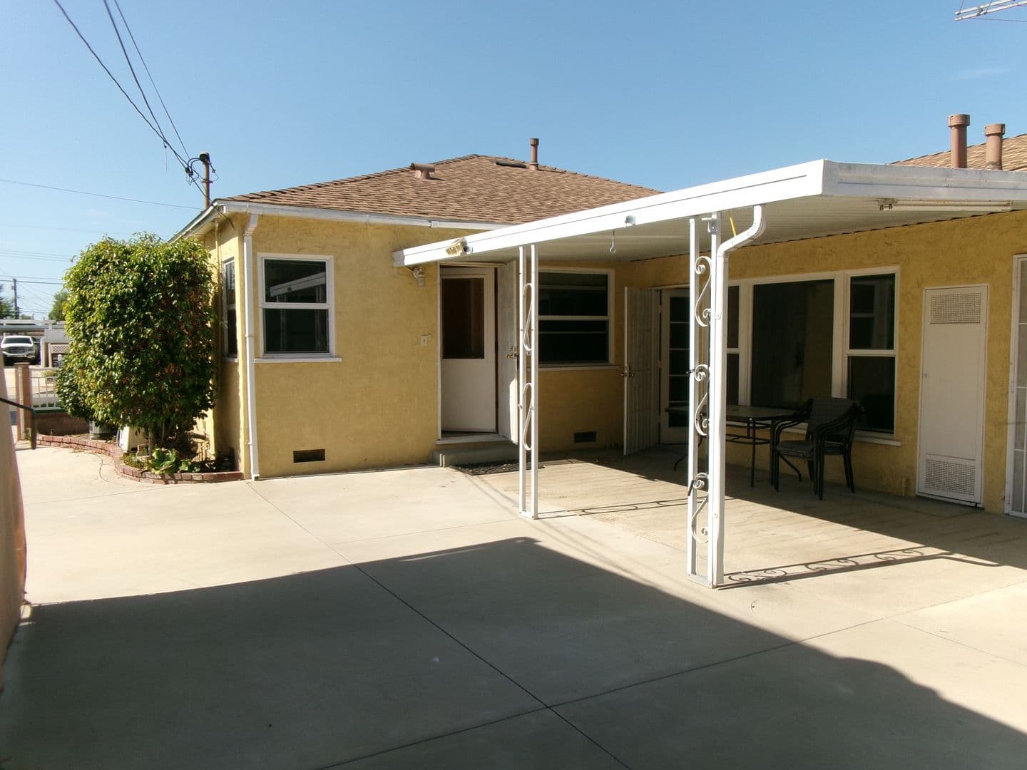 Bellflower House: 9621 Cloverwood St.