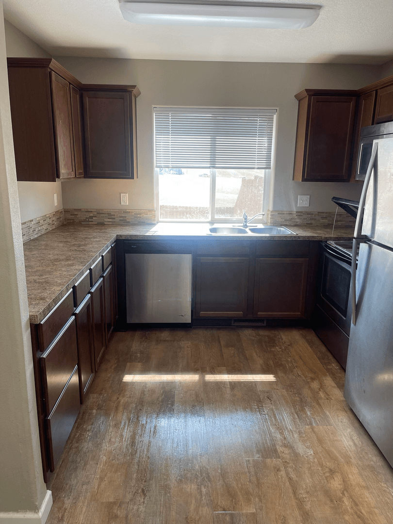 Sublimity Multiplex: 202 SE 7th ST