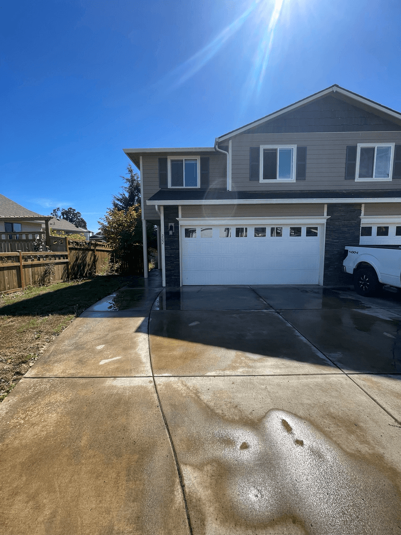 Sublimity Multiplex: 202 SE 7th ST