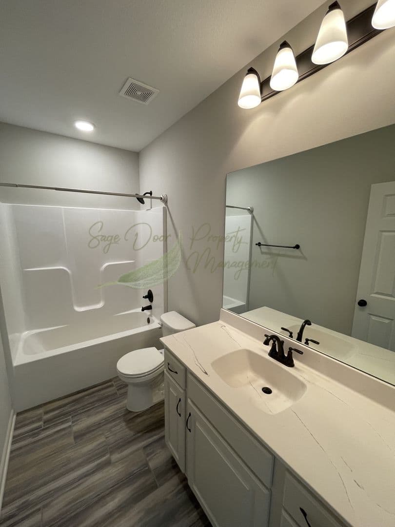 Leavenworth House: 1713 W Glen Drive