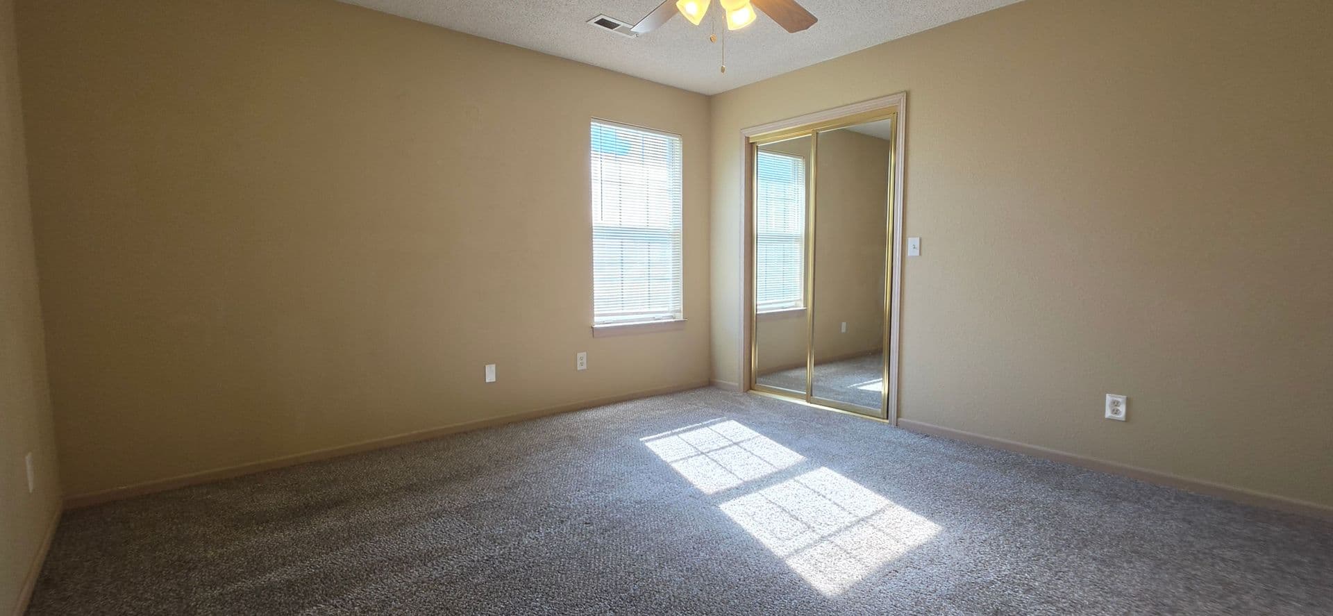 Oak Grove Apartment: 205 NE Dogwood Street