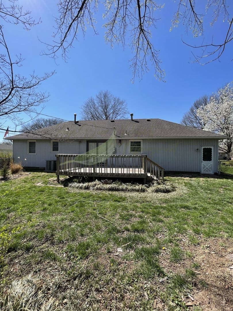 Lee's Summit House: 805 SW Lea Drive