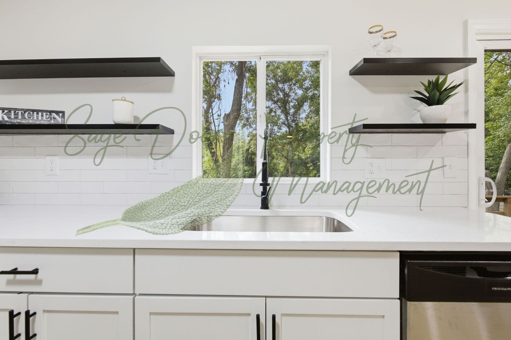 Independence House: 1724 S Trail Ridge Dr