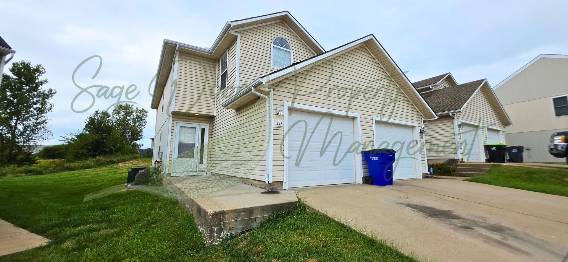 Grain Valley Apartment: 1272-1278 NW Phelps Court