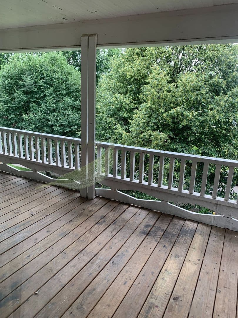 Kansas City Apartment: 3618 Roberts Street