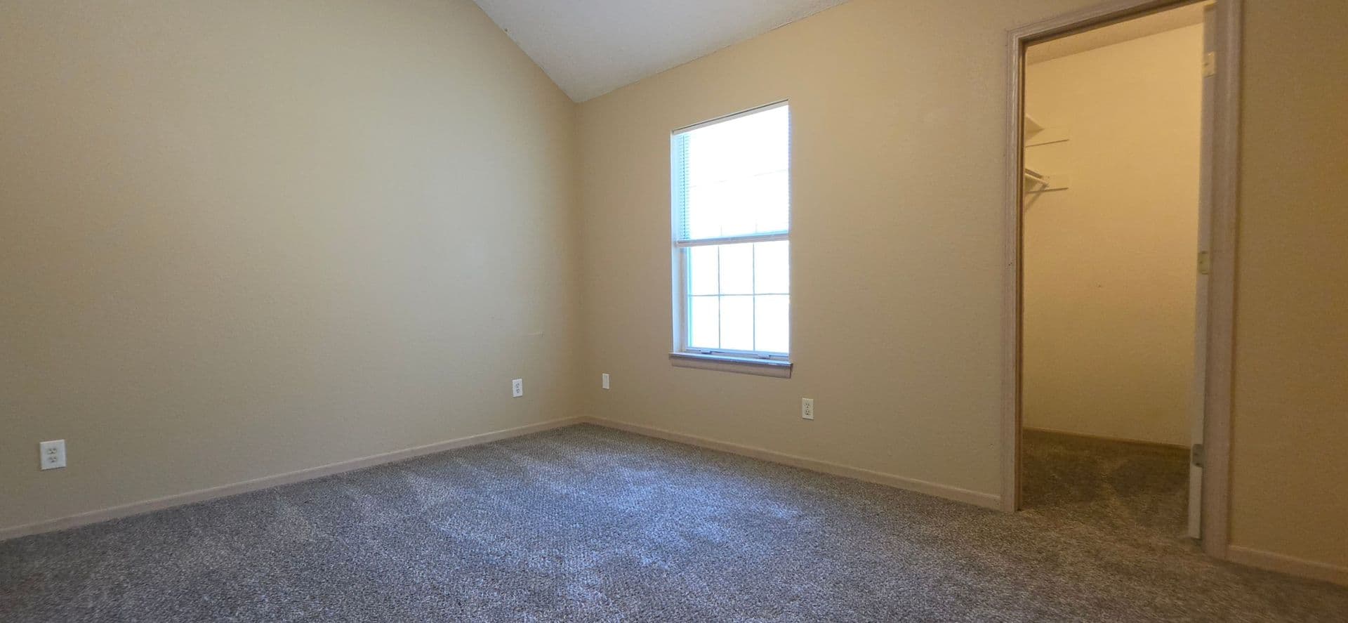 Oak Grove Apartment: 205 NE Dogwood Street