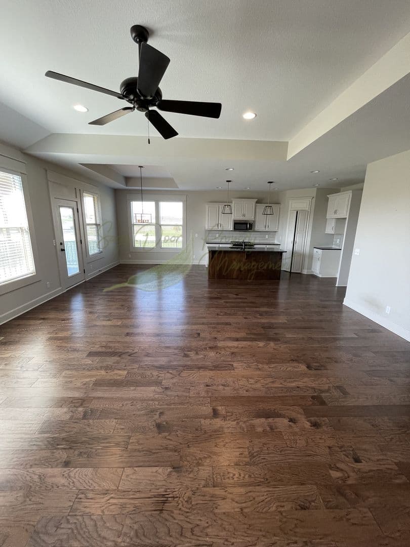 Leavenworth House: 1713 W Glen Drive