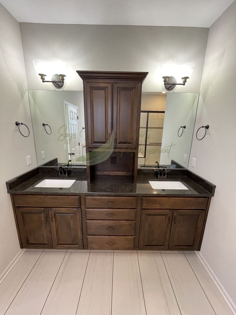 Leavenworth House: 1713 W Glen Drive