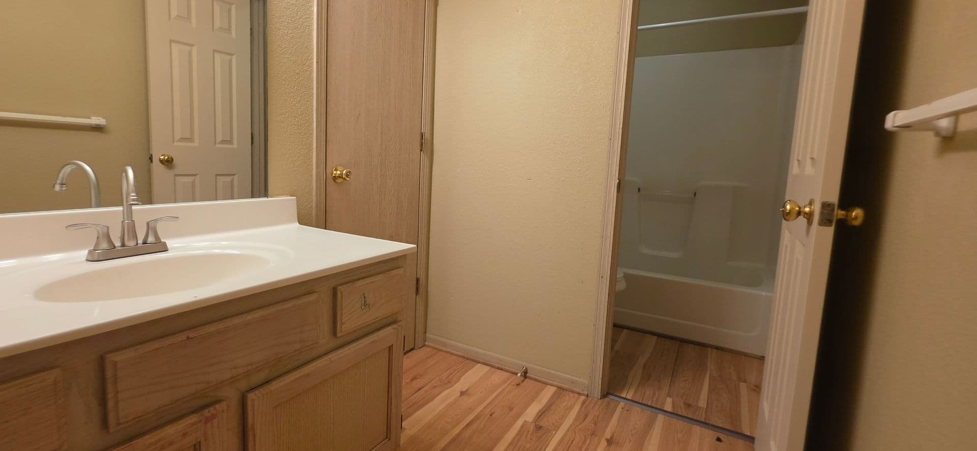 Oak Grove Apartment: 205 NE Dogwood Street
