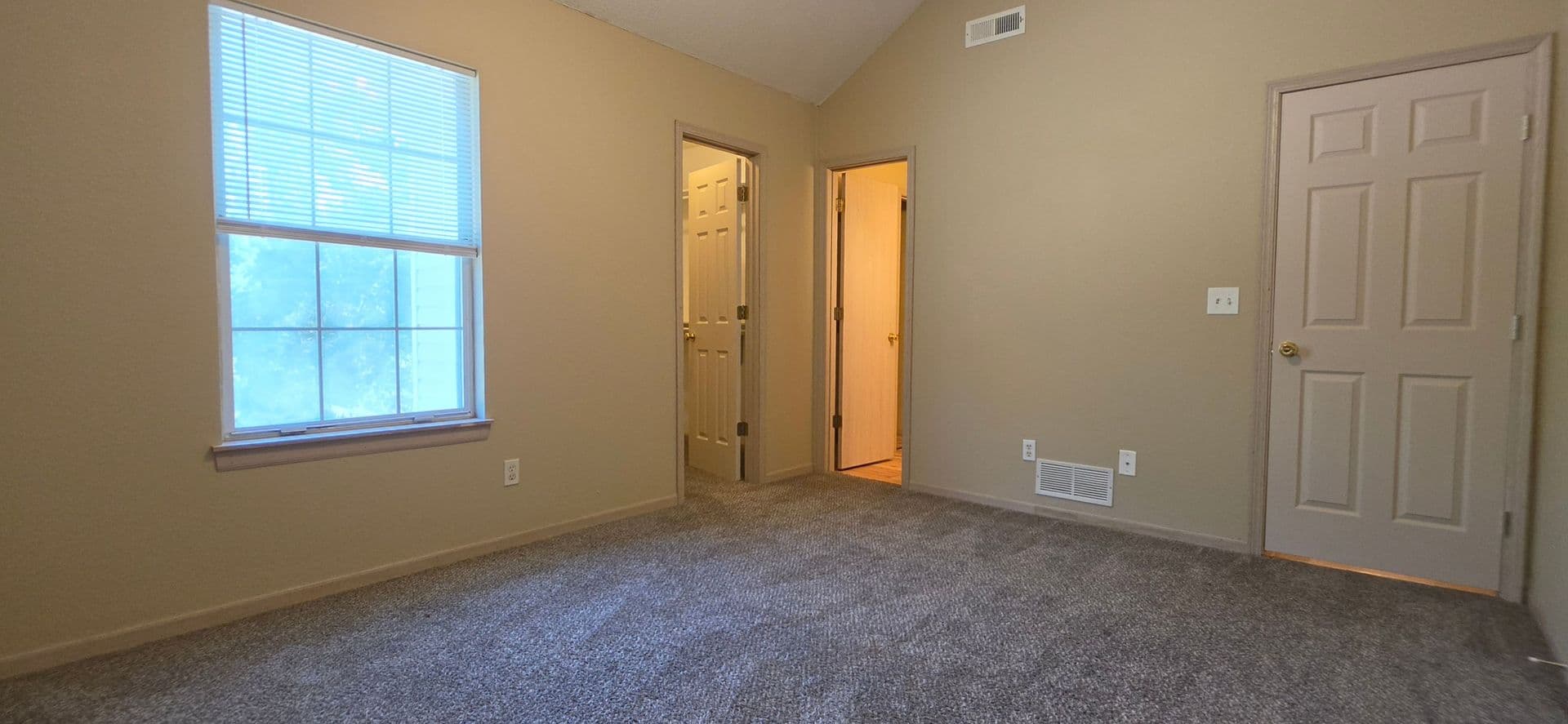 Oak Grove Apartment: 205 NE Dogwood Street