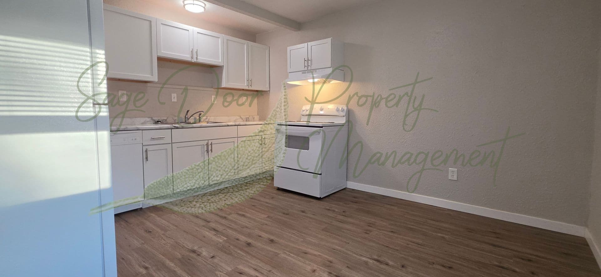 Warrensburg Apartment: 761 NE 101st Road