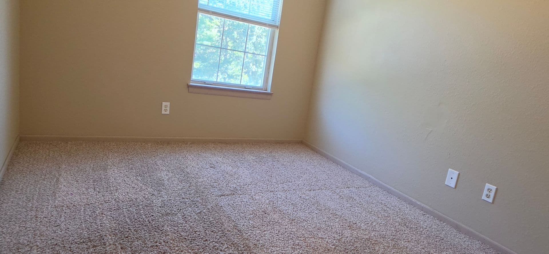 Oak Grove Apartment: 205 NE Dogwood Street