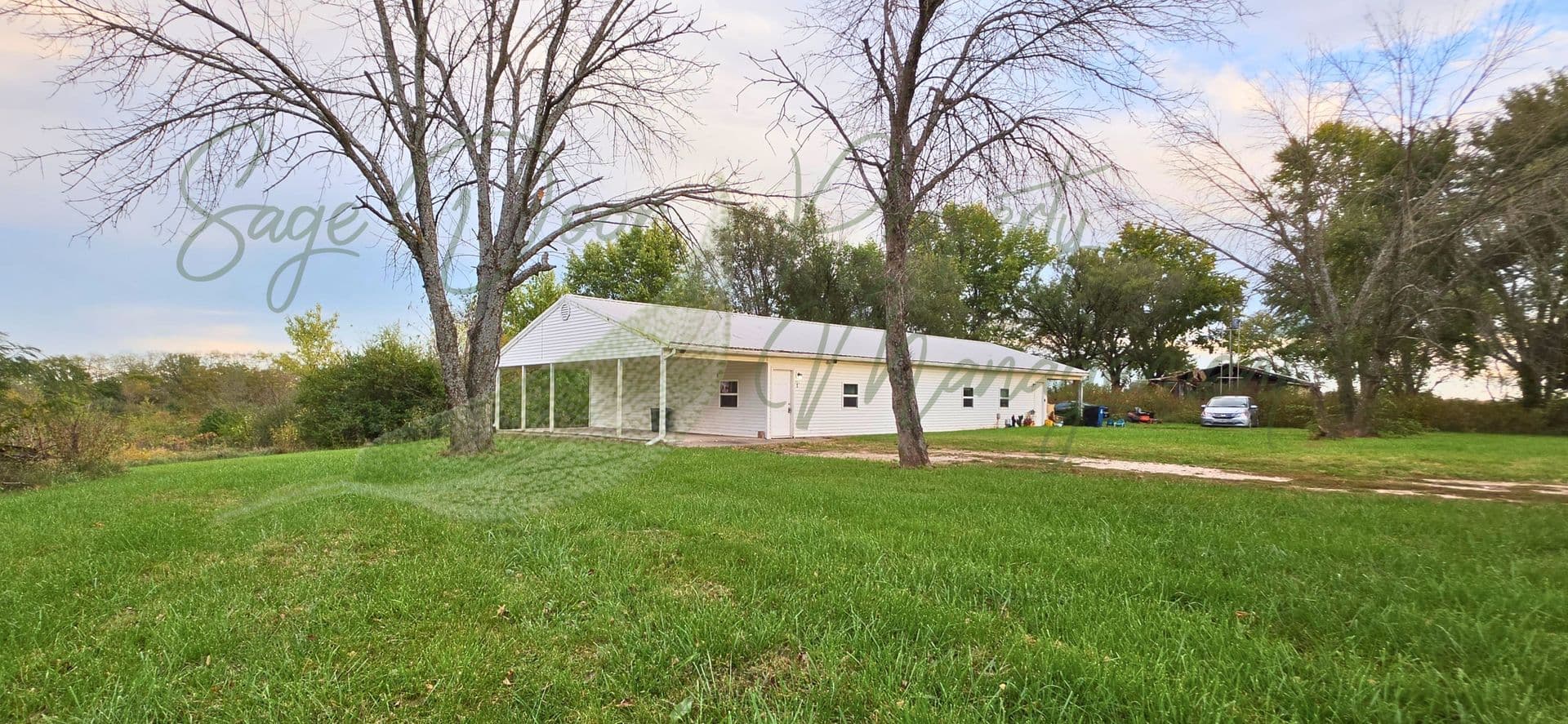 Warrensburg Apartment: 761 NE 101st Road