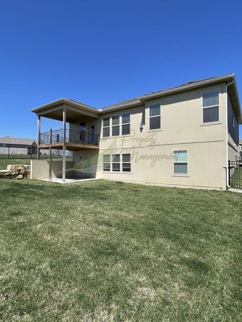 Leavenworth House: 1713 W Glen Drive