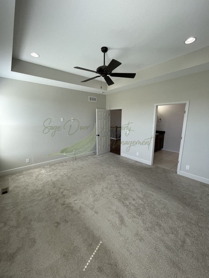 Leavenworth House: 1713 W Glen Drive