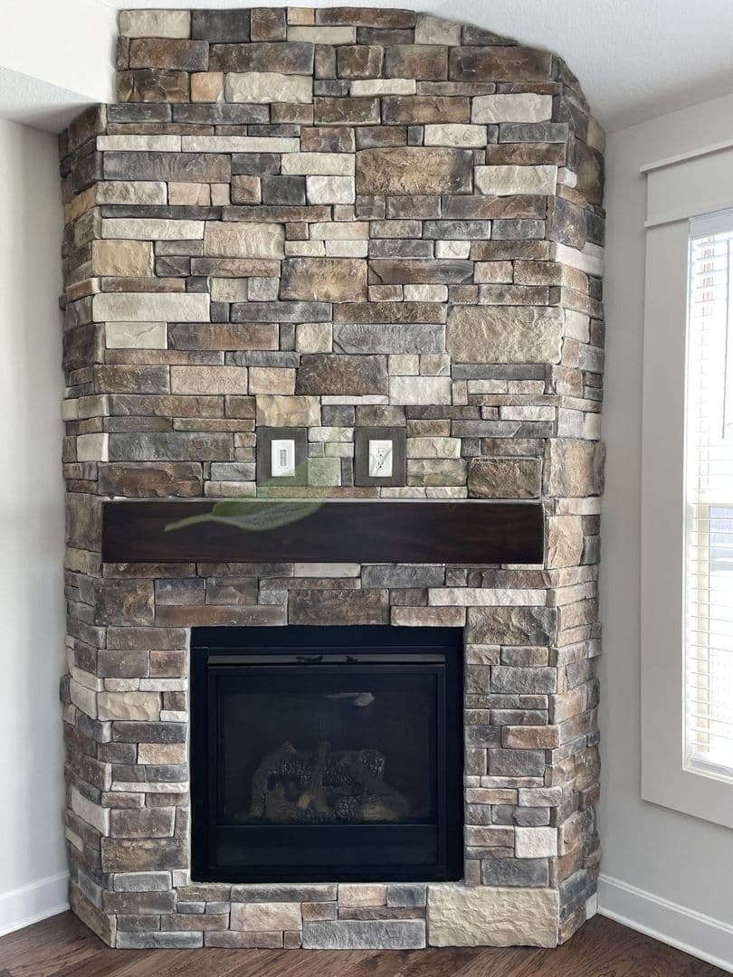 Leavenworth House: 1713 W Glen Drive