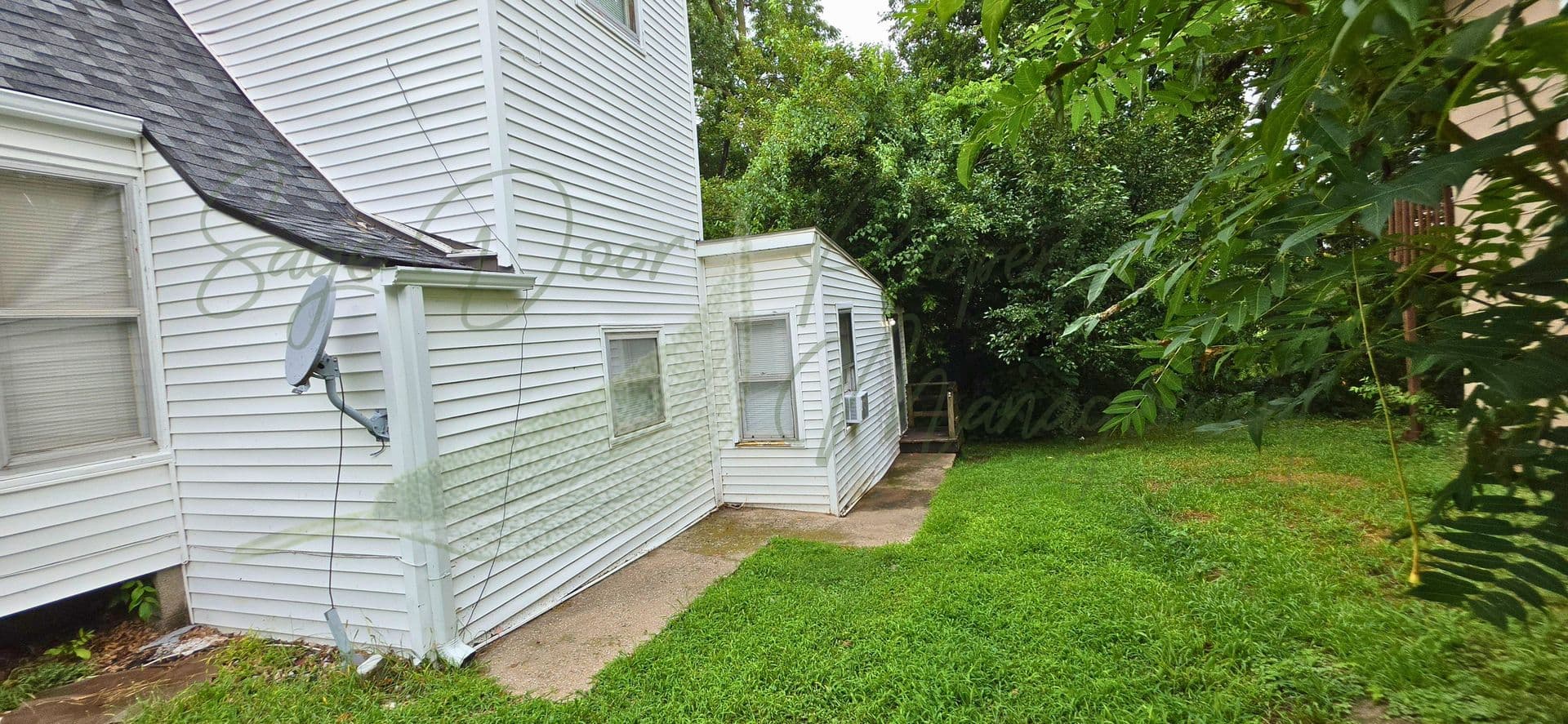 Independence Apartment: 1206 W Maple Ave
