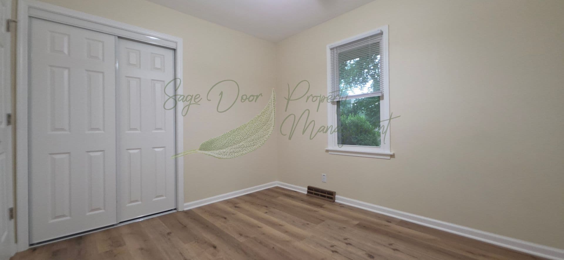Kansas City House: 6613 NE 49th Terrace