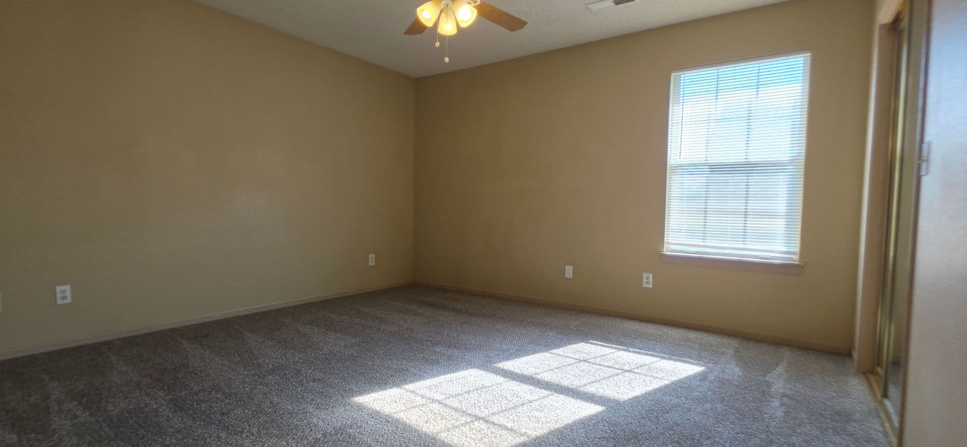 Oak Grove Apartment: 205 NE Dogwood Street