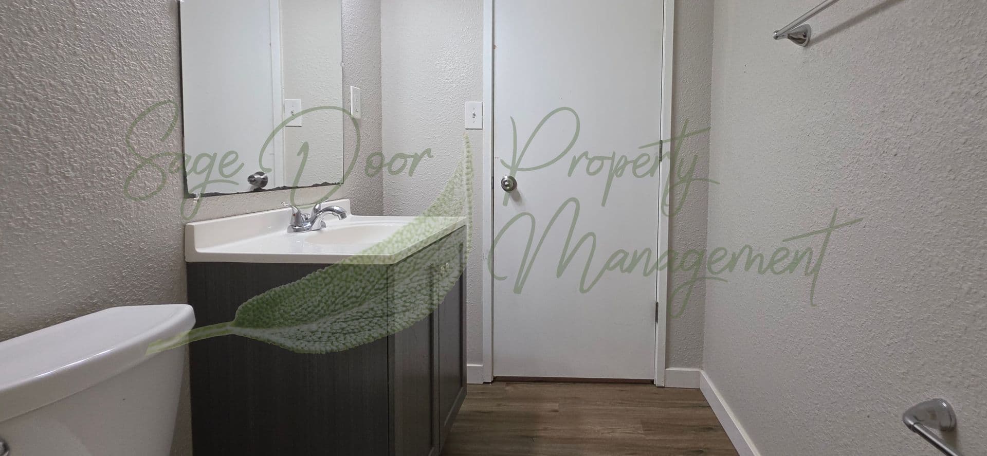 Warrensburg Apartment: 761 NE 101st Road
