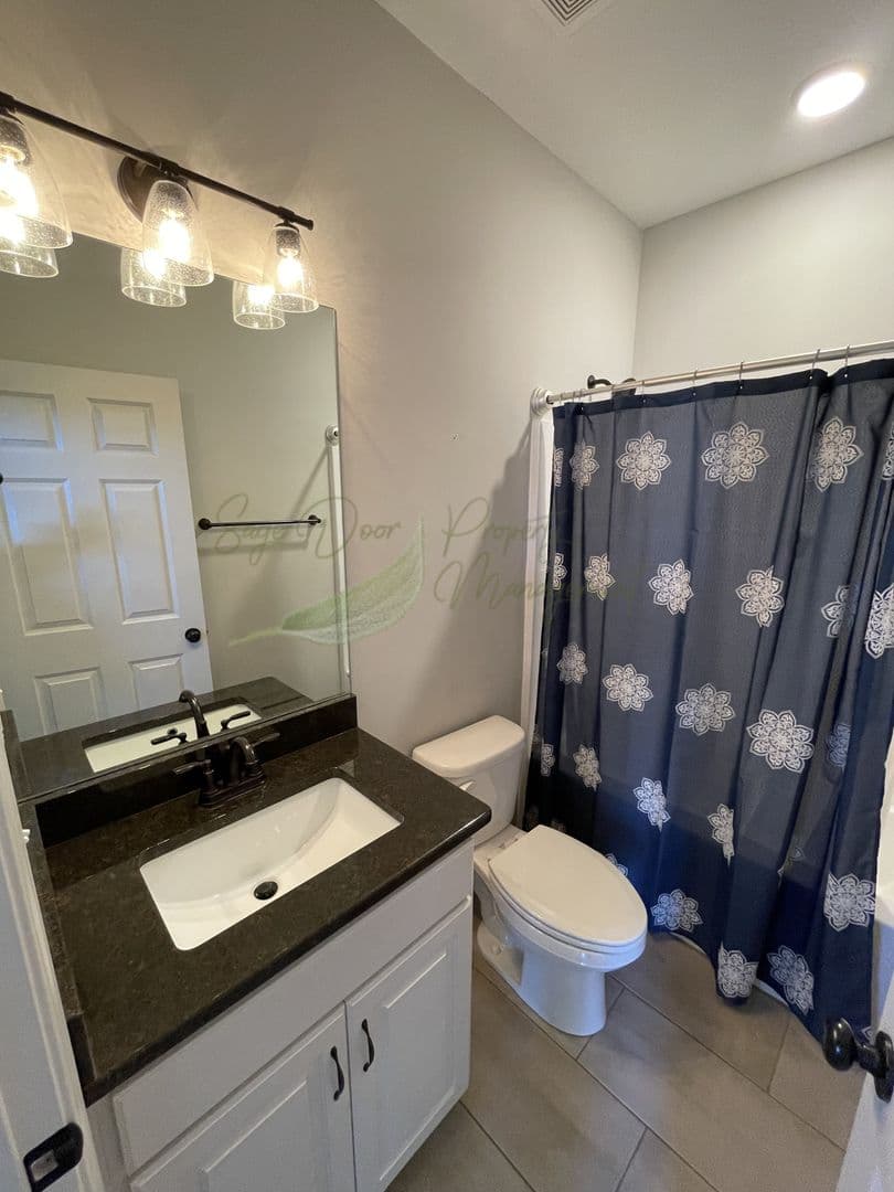 Leavenworth House: 1713 W Glen Drive