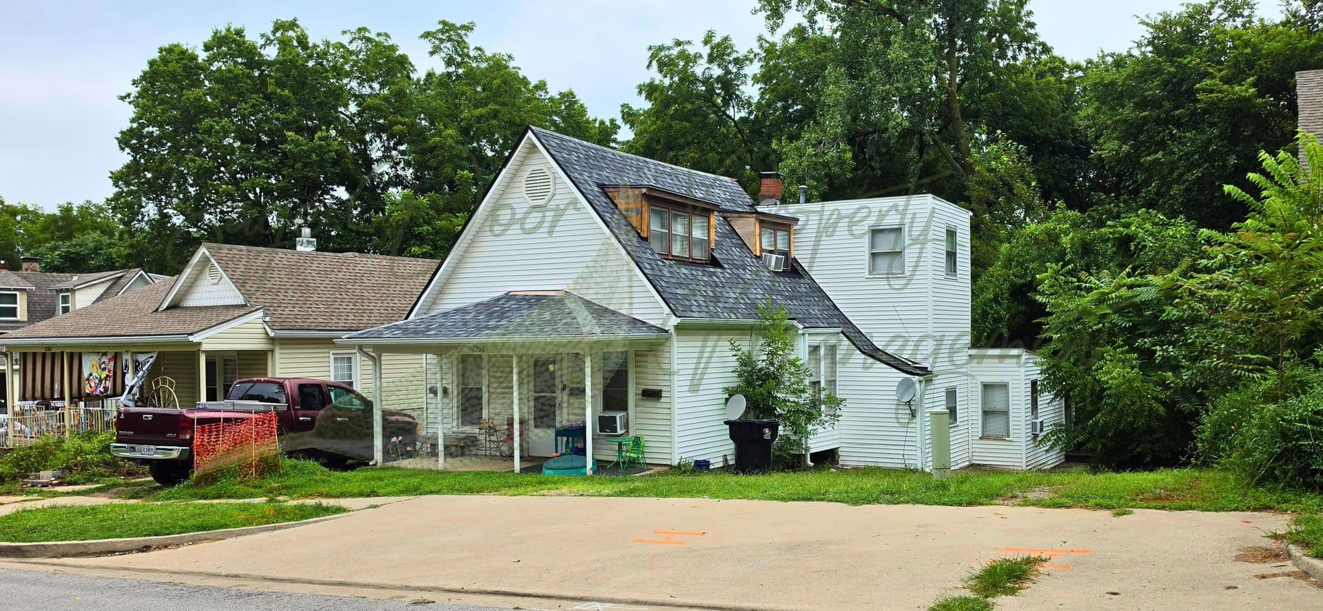 Independence Apartment: 1206 W Maple Ave