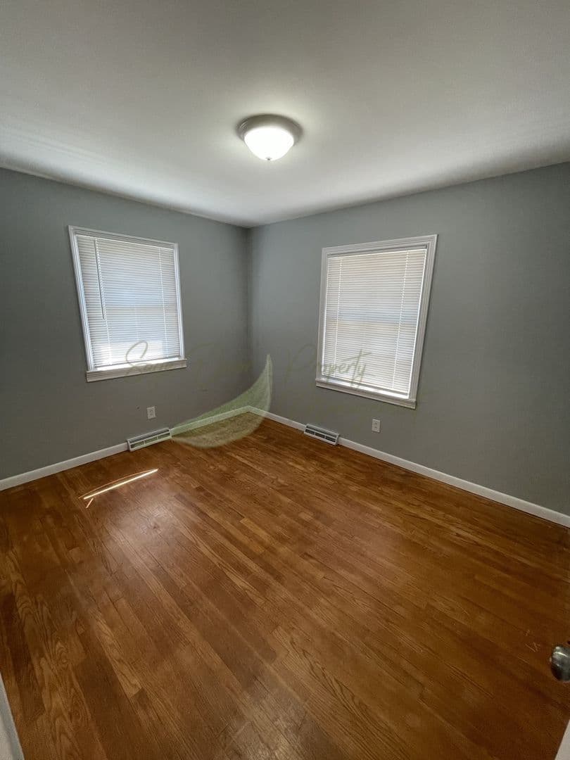 Lee's Summit House: 805 SW Lea Drive
