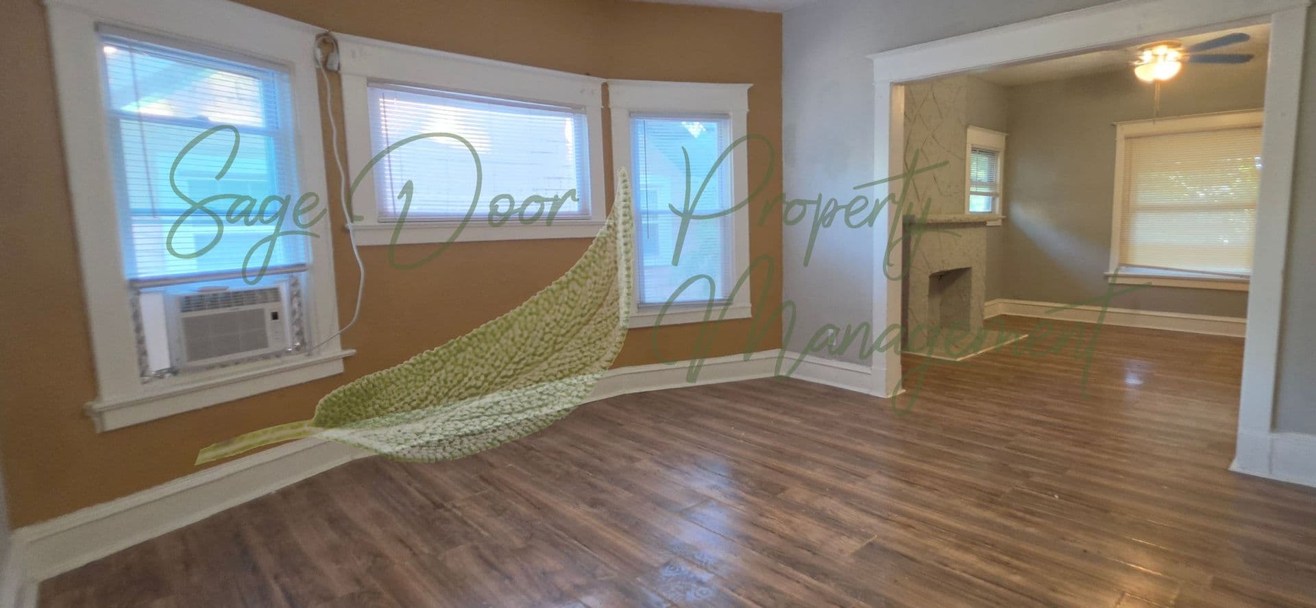 Kansas City Apartment: 3618 Roberts Street