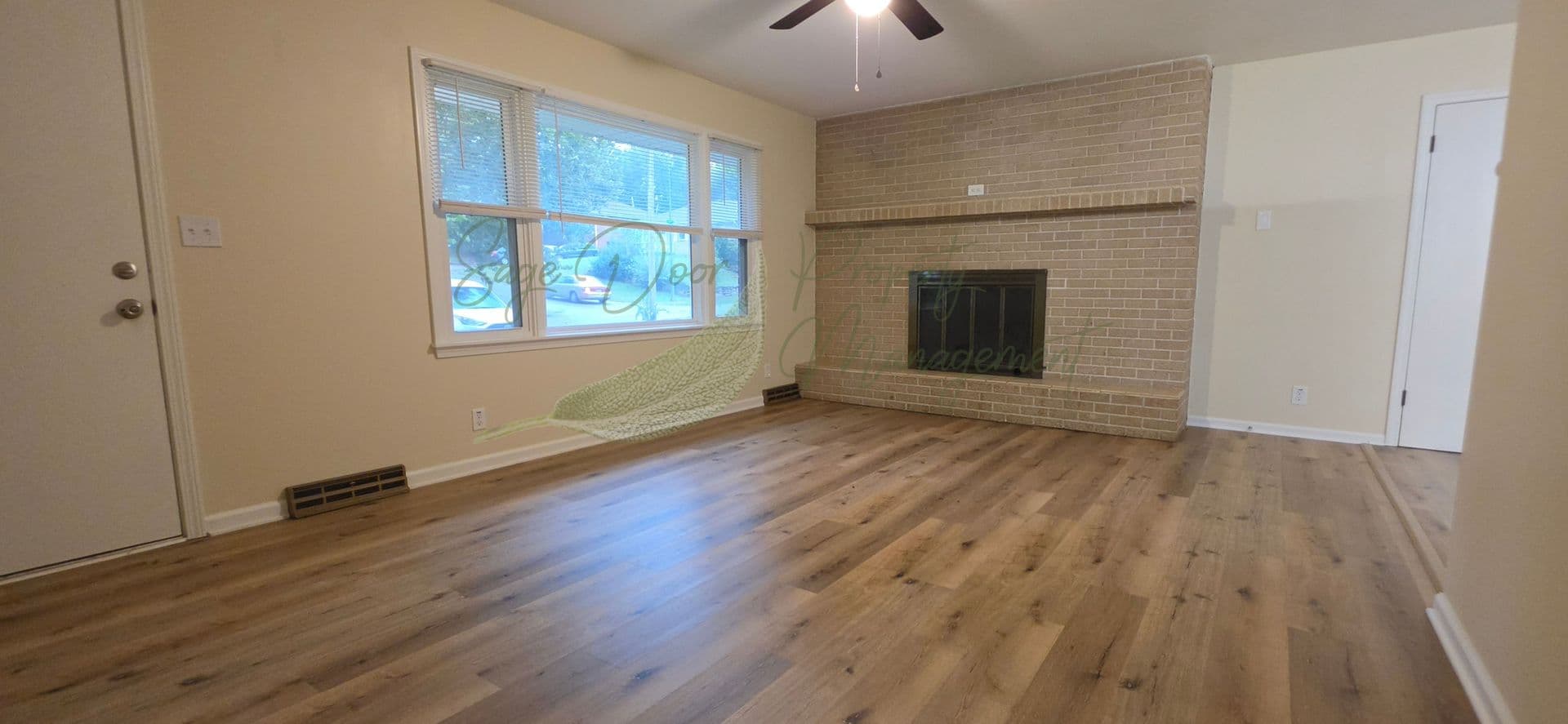 Kansas City House: 6613 NE 49th Terrace