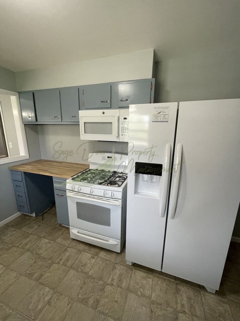 Lee's Summit House: 805 SW Lea Drive