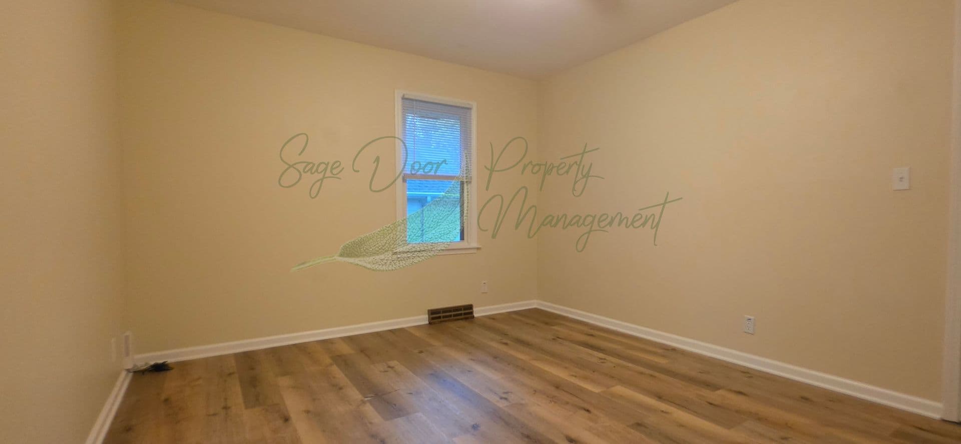 Kansas City House: 6613 NE 49th Terrace