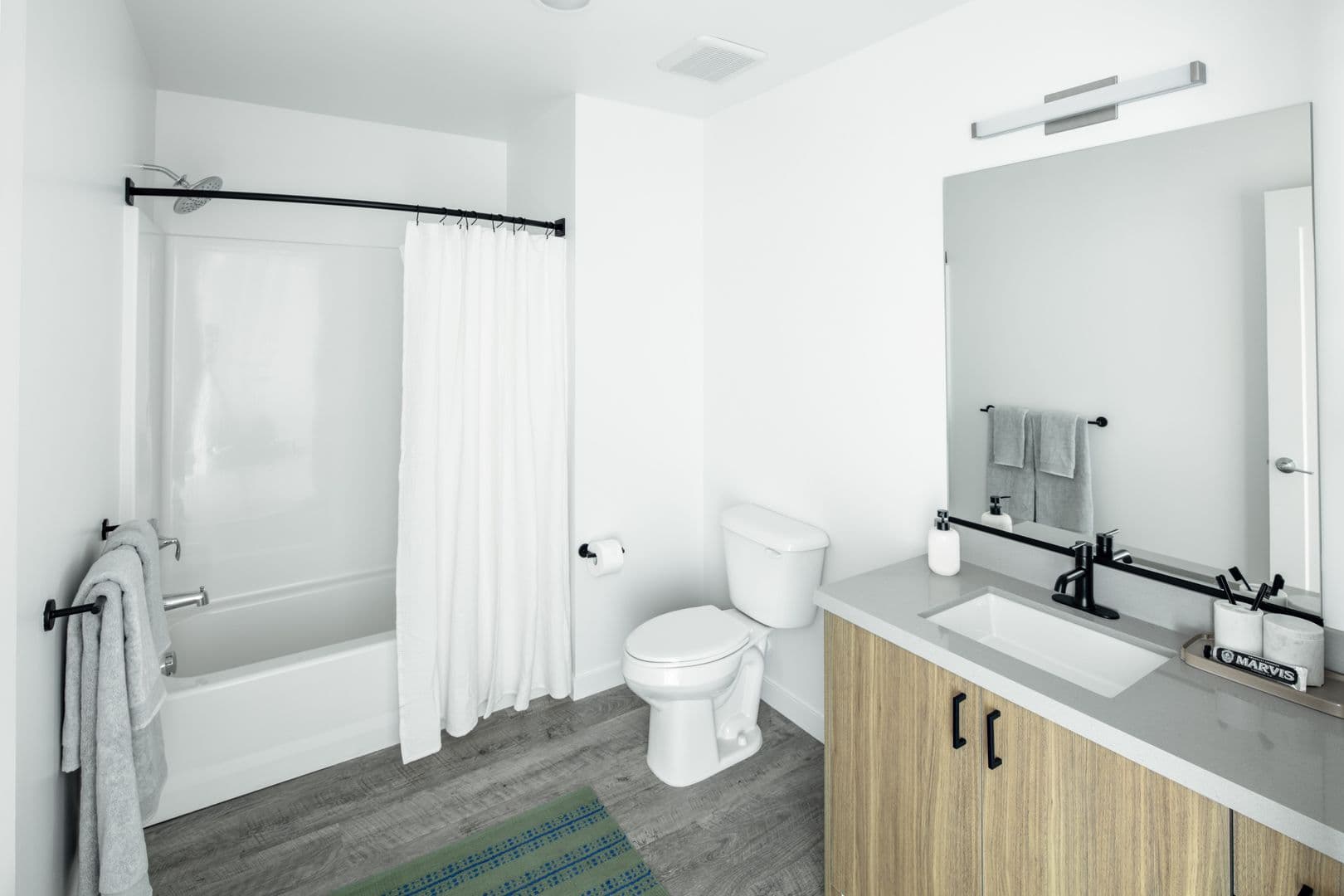 Bakersfield Apartment: 918 20th Street
