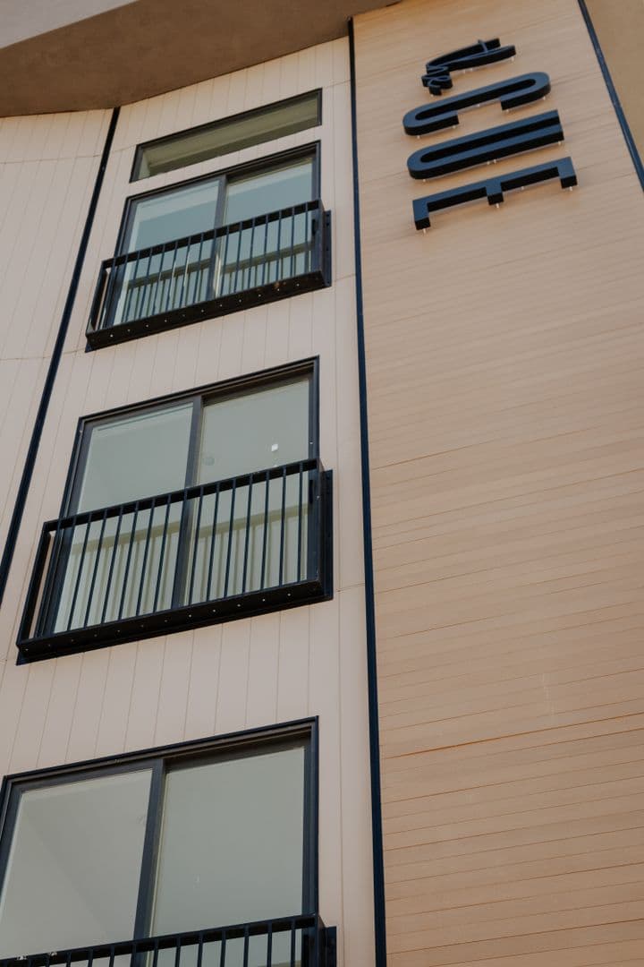 Bakersfield Apartment: 1800 Q St