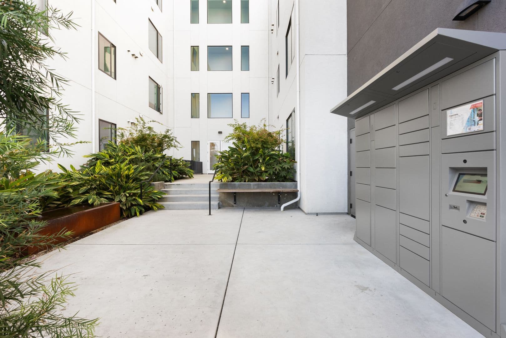 Bakersfield Apartment: 1800 Q St