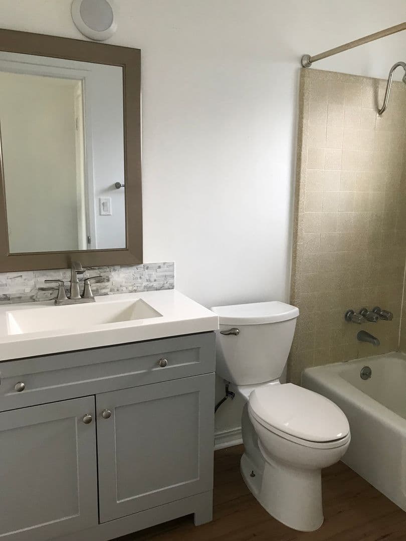 Monterey Apartment: 77 Porta Vista Dr