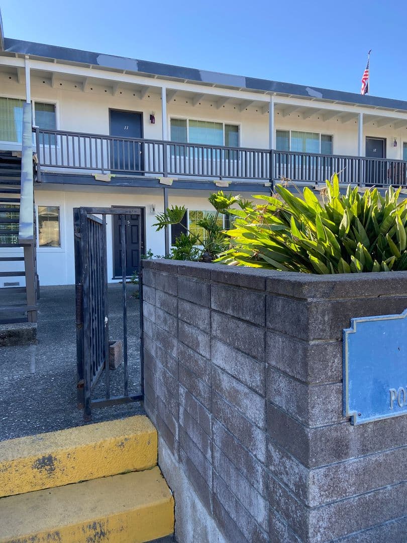 Monterey Apartment: 77 Porta Vista Dr